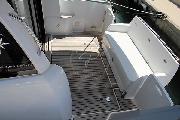 2015 JEANNEAU NC 9