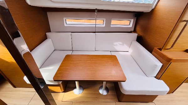 2023 JEANNEAU SUN ODYSSEY 440