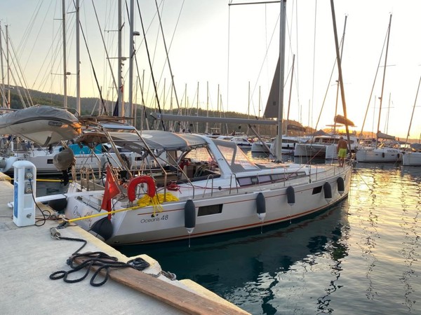 2016 BENETEAU OCEANIS 48