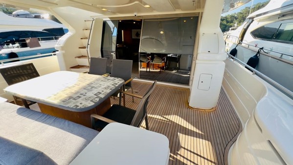 2002 FERRETTI 680 