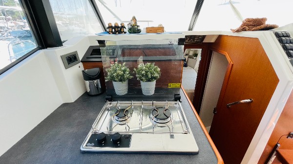 2018 BENETEAU SWIFT TRAWLER 30