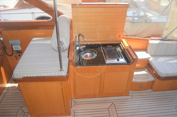 2011 CLASSIC CRUISER 37
