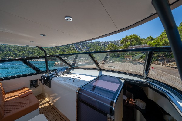 2025 MOTOR YACHT 18.5 M