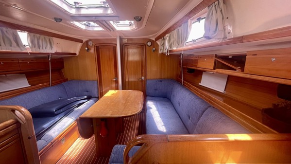 2008 BAVARIA 38 CRUISER
