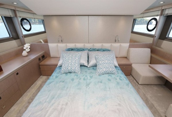 2017 SUNSEEKER MANHATTAN 52