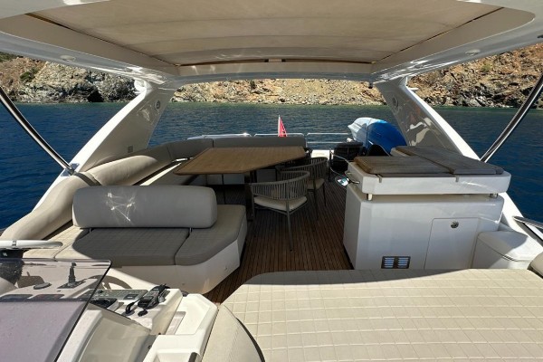 2010 AZIMUT 70