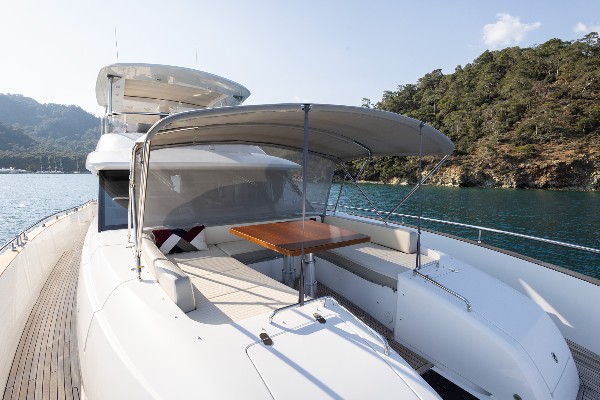 2021 AZIMUT MAGELLANO 66