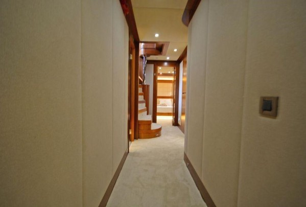 2009 CUSTOM 110 FEET