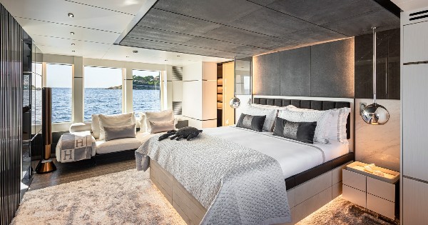 2024 MOTOR YACHT 37 M