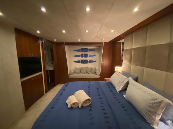 2010/2021 NUMARINE 78 FLY