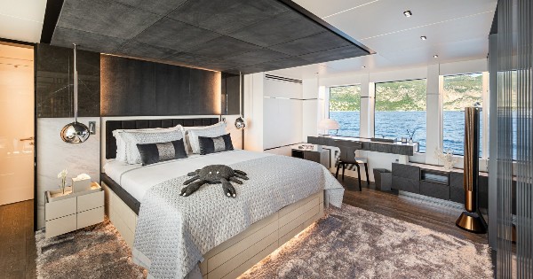 2024 MOTOR YACHT 37 M