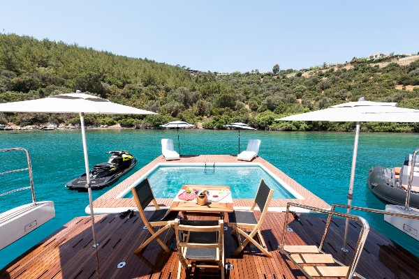 2009/2022 MOTOR YACHT 35M 