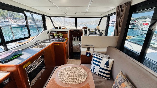 2018 BENETEAU SWIFT TRAWLER 30