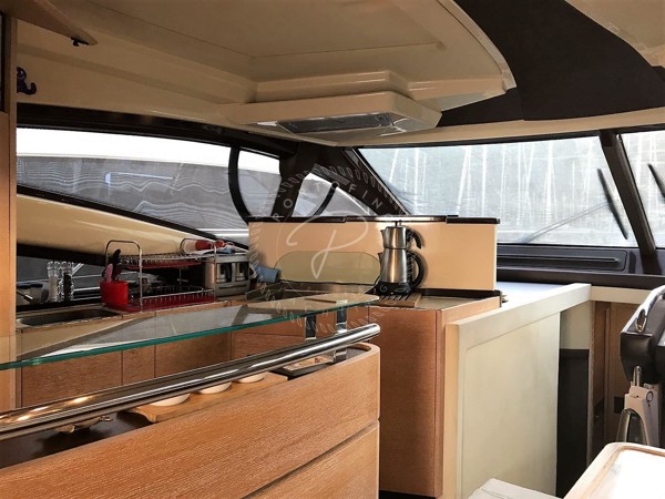 2010 AZIMUT 53 FLY