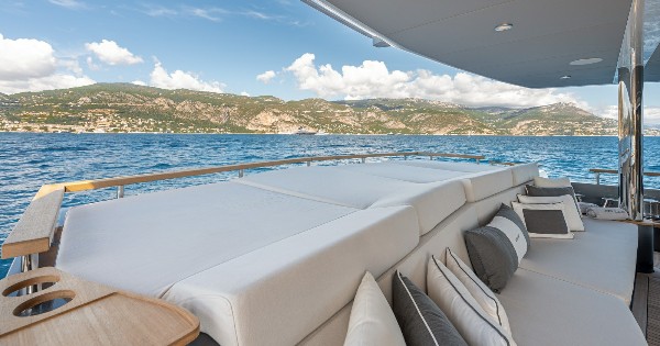 2024 MOTOR YACHT 37 M