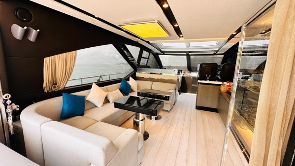 2019 AZIMUT S7