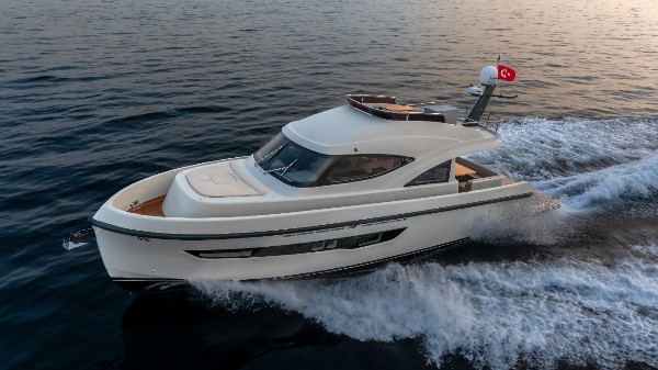 2025 DEEP YACHT 52 FLY