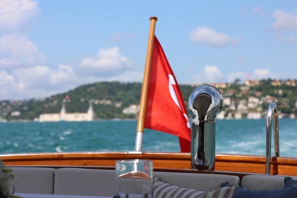 2009 TAKA YACHTS LOBSTER 18M