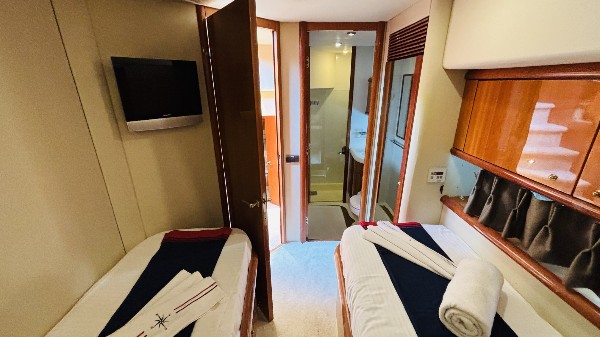 2001 SUNSEEKER MANHATTAN 64