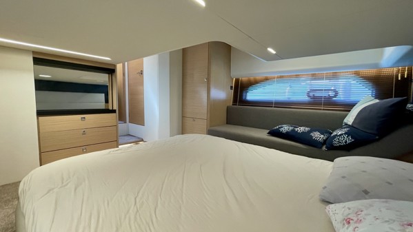2018 BAVARIA R40