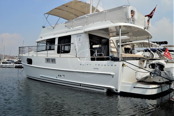 2015 BENETEAU SWIFT TRAWLER 44