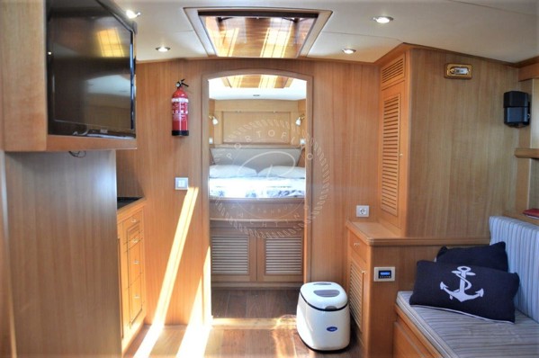 2011 CLASSIC CRUISER 37