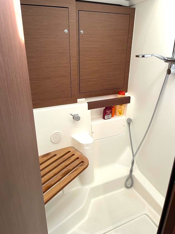 2021 BENETEAU OCEANIS 51.1