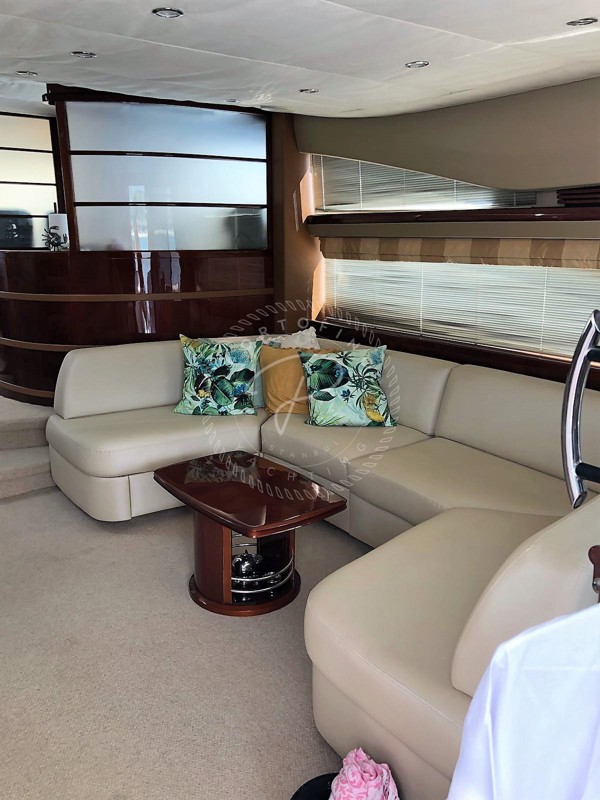 2005 PRINCESS 67