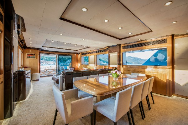 2009/2022 MOTOR YACHT 35M 