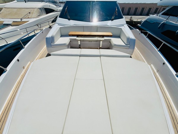 2022 FERRETTI 780