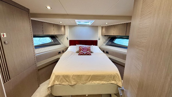 2018 SUNSEEKER MANHATTAN 52