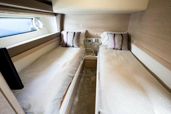 2014 FERRETTI YACHTS 690
