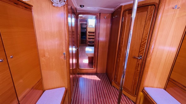 2008 BAVARIA VISION 50