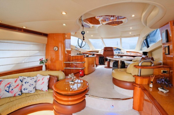 2004/2022 AZIMUT FLY 55 17.5 M