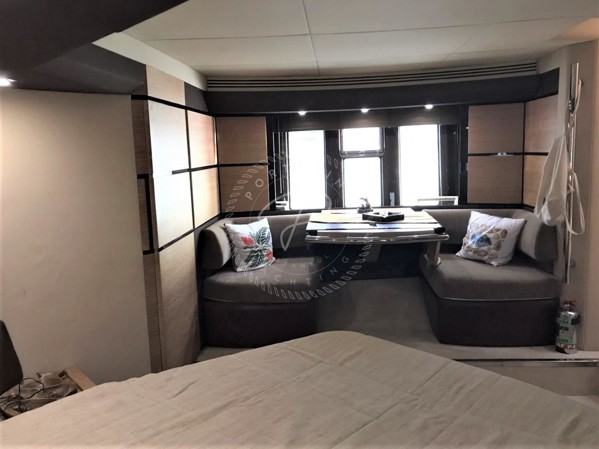 2010 AZIMUT 53 FLY