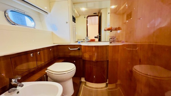 2002 FERRETTI 680 