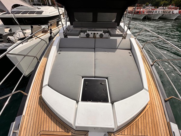 2019 AZIMUT S7