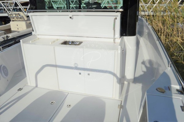 2018 AXOPAR 37 CABIN