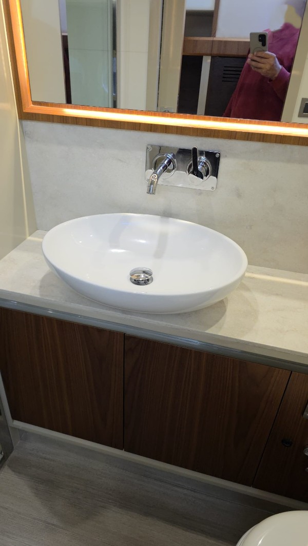 2016 ABSOLUTE 52 FLY