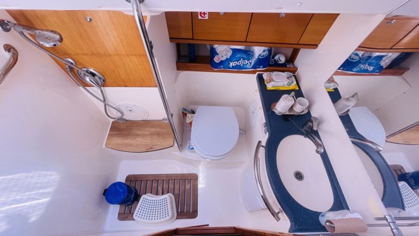 2008 BAVARIA VISION 50