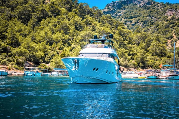 2013 MONTE CARLO YACHT 76