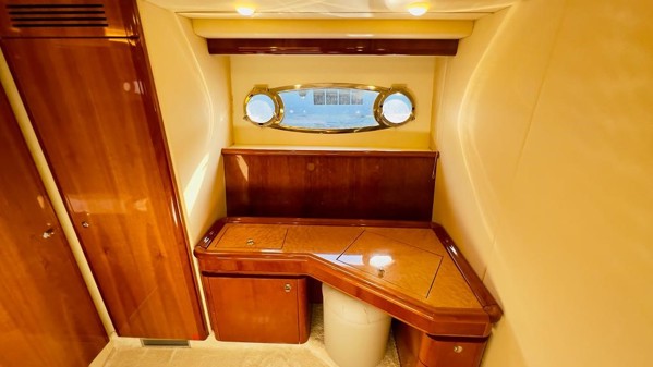 2002 FERRETTI 680 