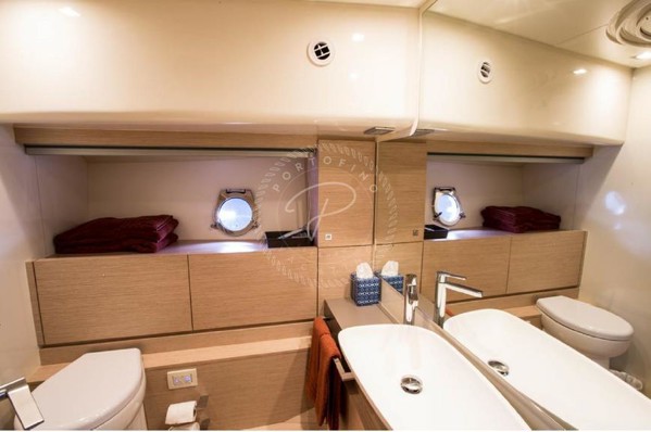 2014 FERRETTI YACHTS 690