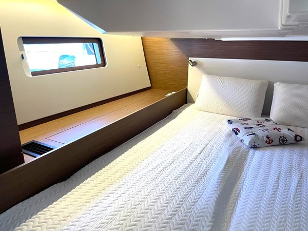 2021 BENETEAU OCEANIS 51.1