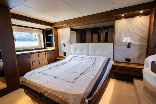 2021 AZIMUT MAGELLANO 66
