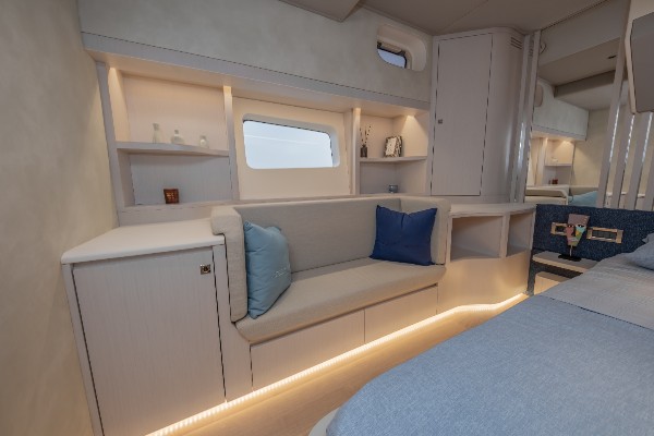 2025 DEEP YACHT 52 FLY