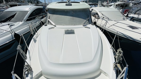 2018 BAVARIA E40 SEDAN 