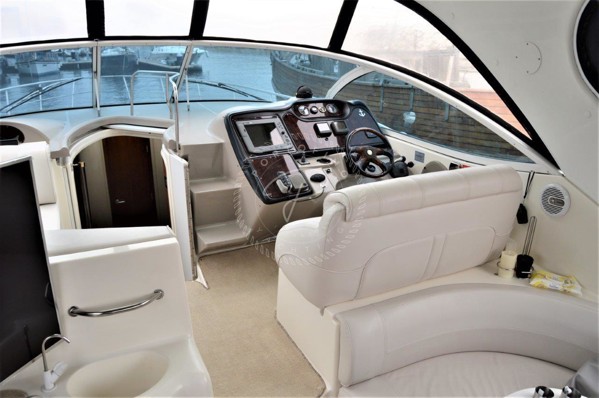 2005 CRUISERS YACHTS 400