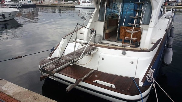 2009 BENETEAU ANTARES 12
