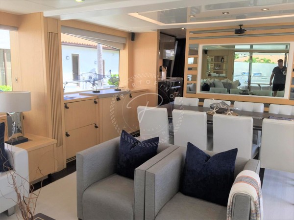 2016 SUNSEEKER 86 YACHT